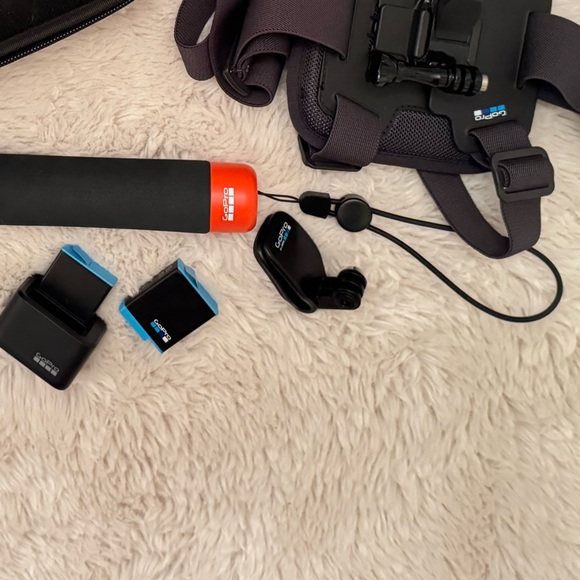 GoPro Camera Accessory Set - Picture 2 of 3